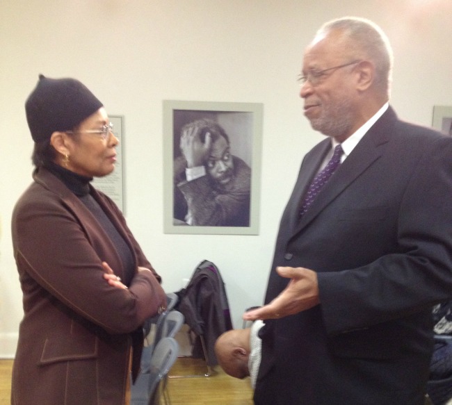 Art-McFarland-talking-with-actress-Petronia  Paley Amiri-Baraka-photo 650x583