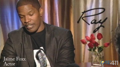 Actor/comedian Jamie Foxx being interviewed by What’s The 411 film correspondent Diana Blain