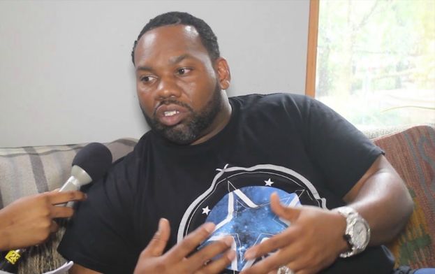 Wu Tang Clan member, Raekwon, talking with What's The 411's music and entertainment reporter, Rita Obi prior to the Brooklyn Hip Hop Festival