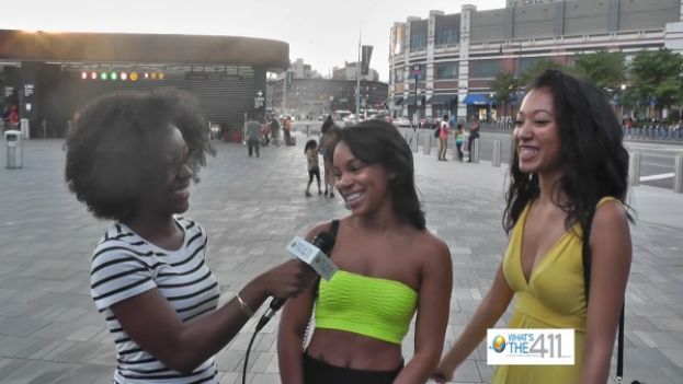 MTV VMA fans talking with What&#039;s The 411 reporter Anisha Robertson